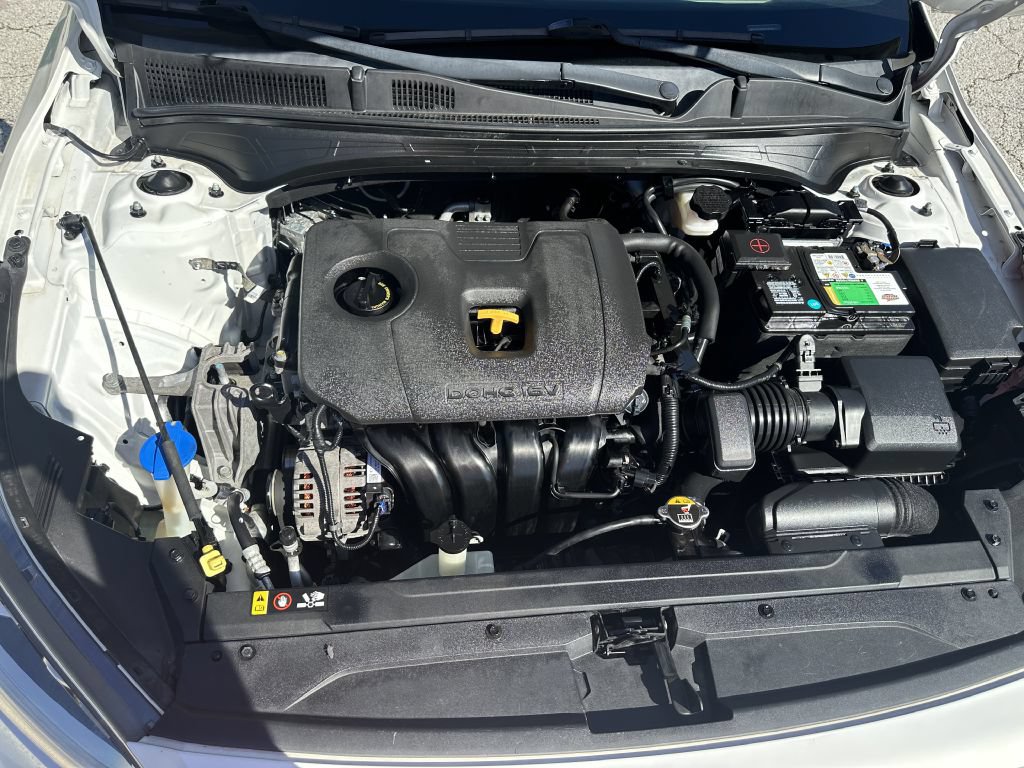 Used 2019 Kia Forte LXS FWD image 4