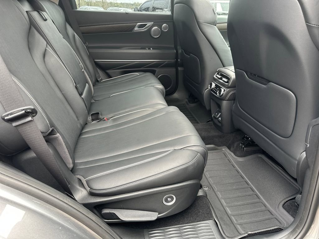 Used 2023 Genesis GV80 2.5T w/ Prestige Package image 37