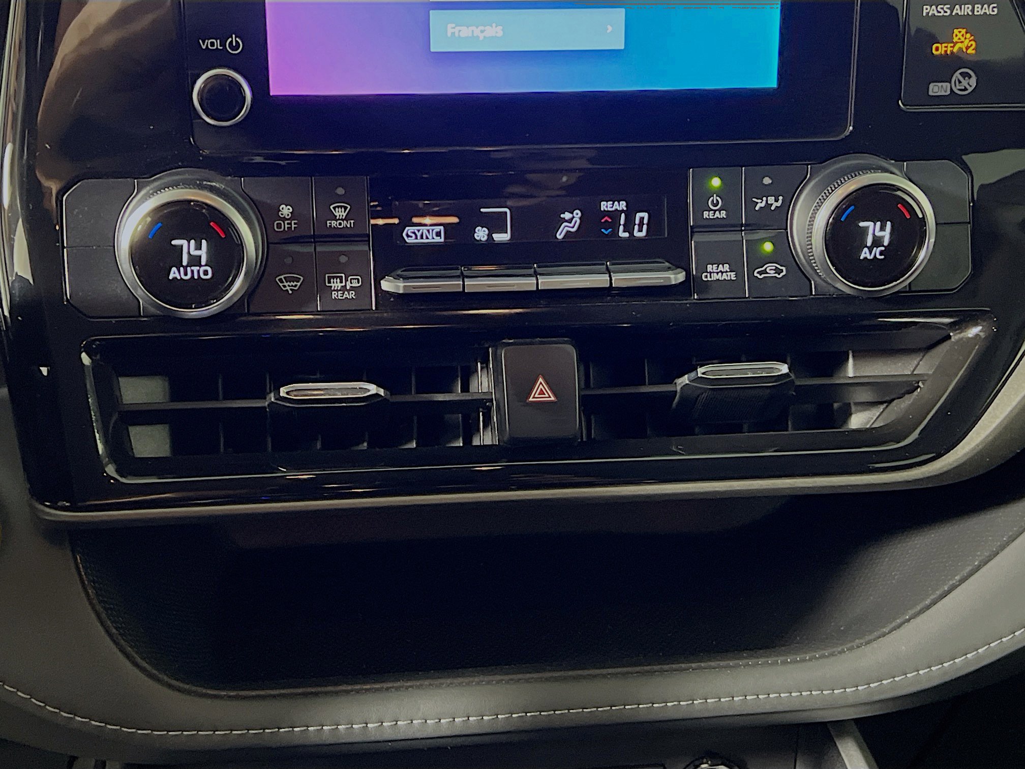 Used 2024 Toyota Highlander LE AWD/4WD image 26