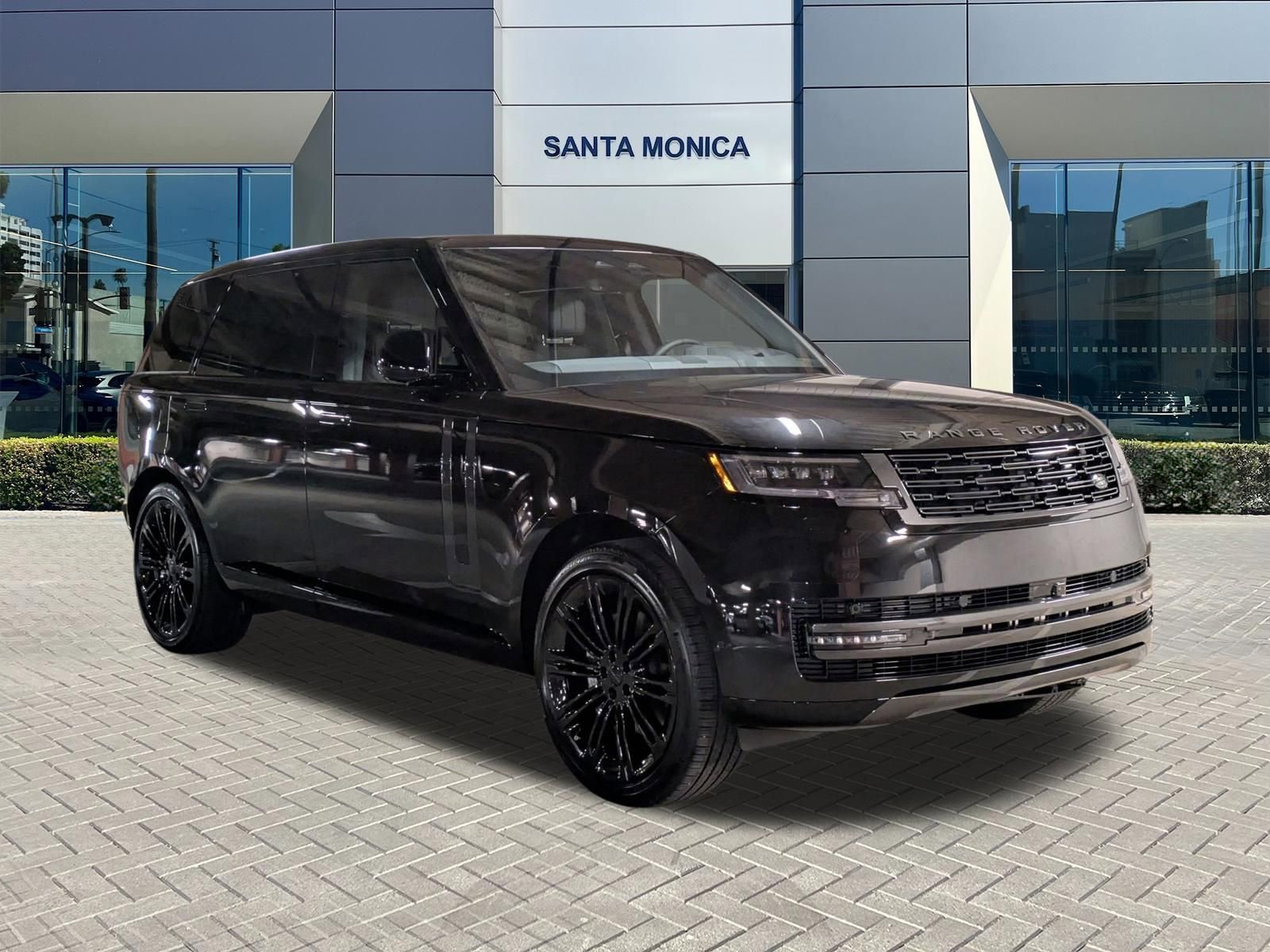 New 2026 Land Rover Range Rover Long Wheelbase SE AWD/4WD image 7
