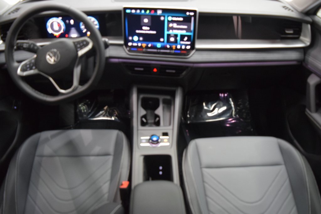 New 2025 Volkswagen Tiguan SE image 8