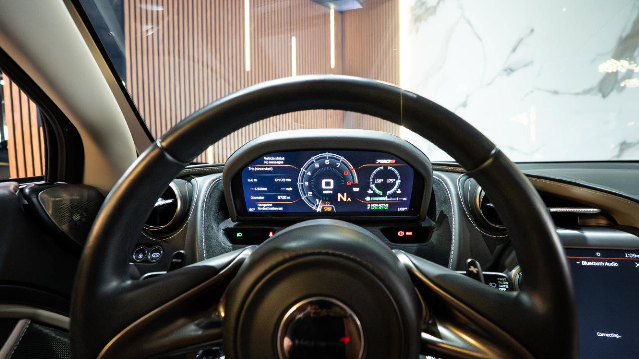 Used 2018 McLaren 720S Luxury RWD image 13