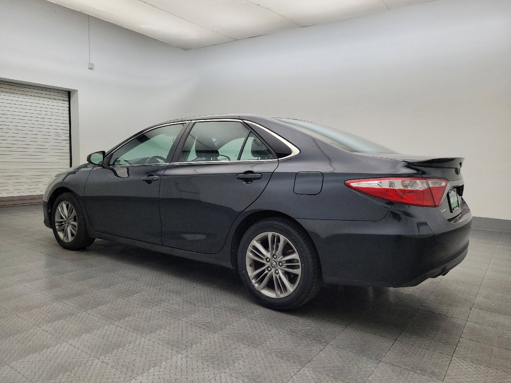 Used 2016 Toyota Camry SE image 3