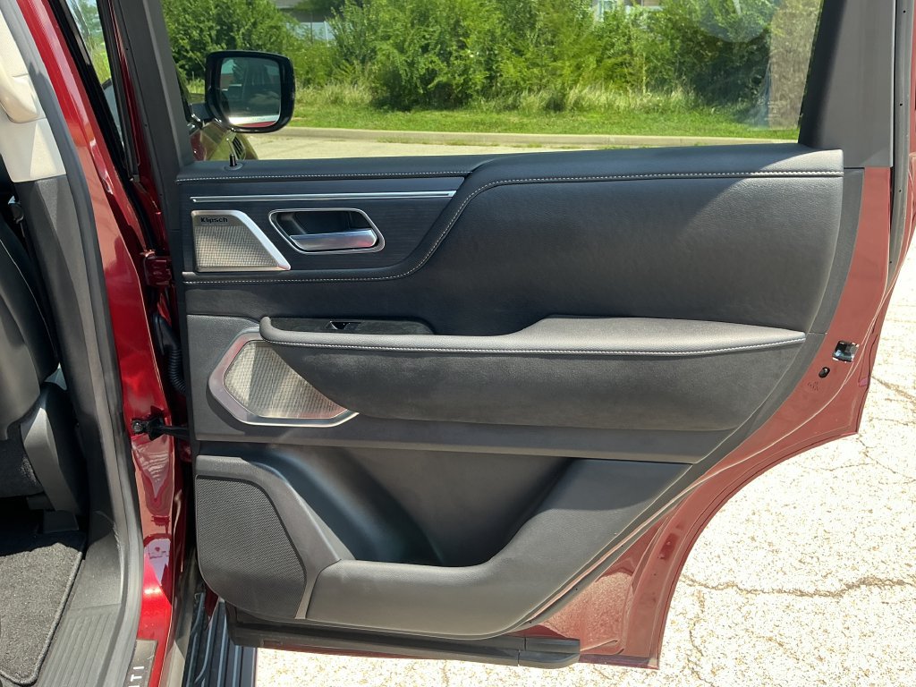 Used 2025 INFINITI QX80 Sensory AWD/4WD image 15