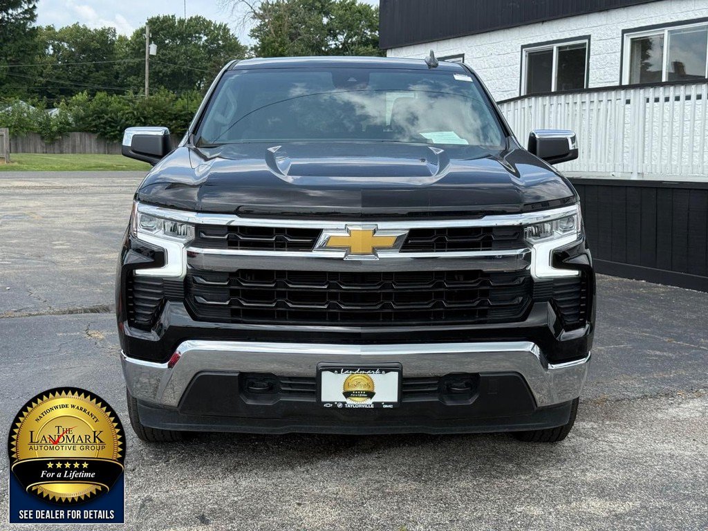 Used 2025 Chevrolet Silverado 1500 LT AWD/4WD image 2