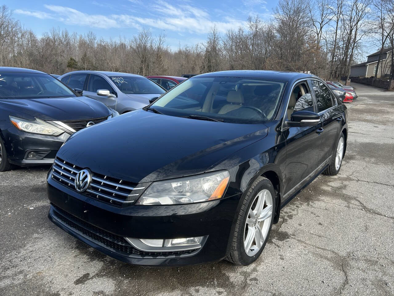 Used 2013 Volkswagen Passat TDI SE image 2