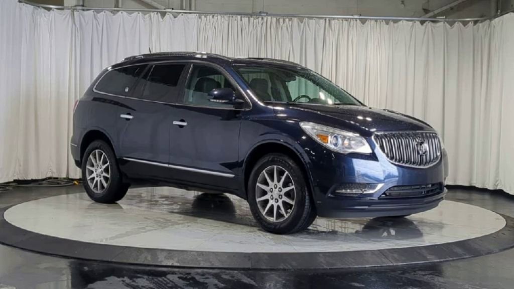 Used 2017 Buick Enclave Leather image 3