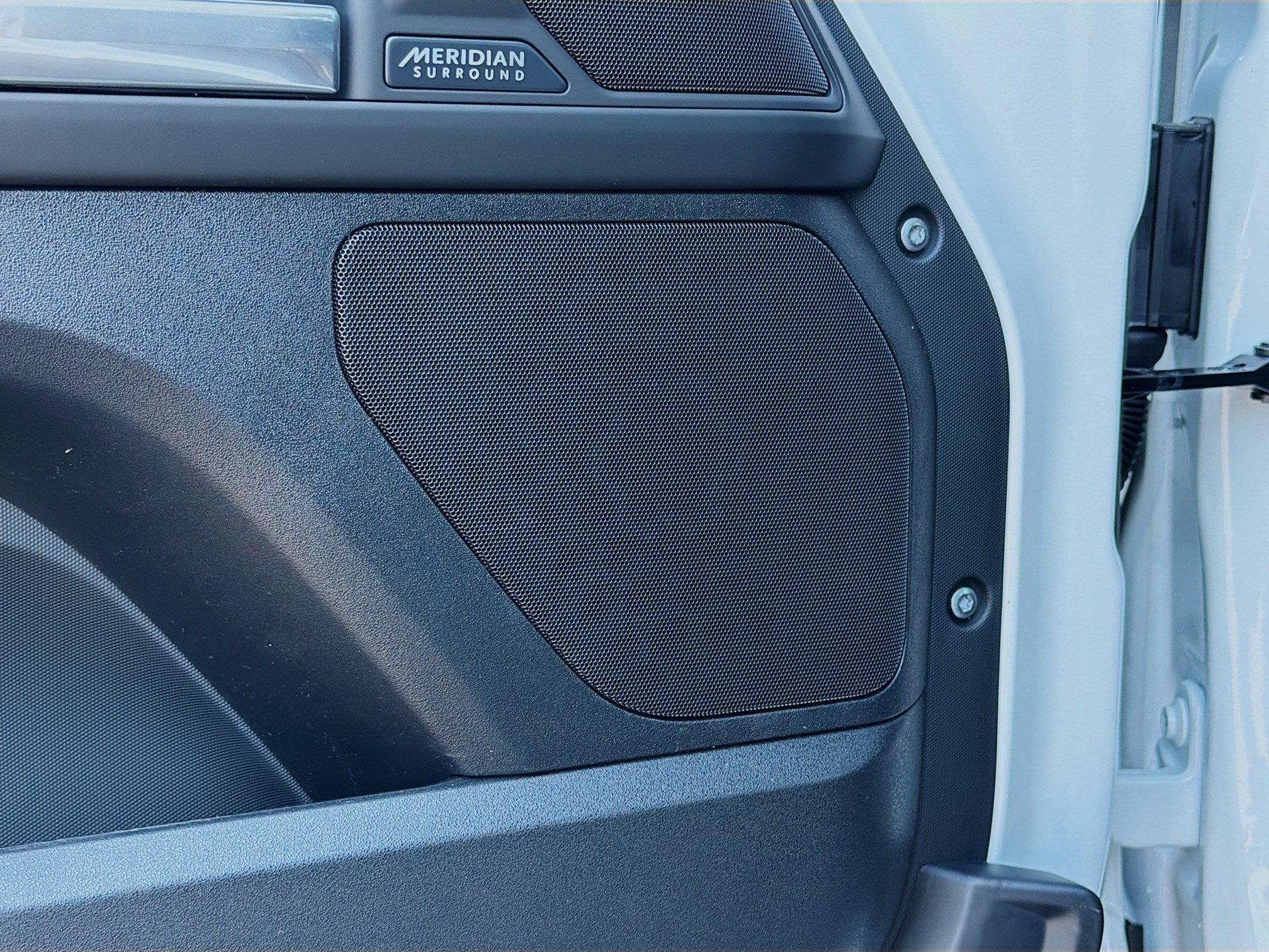 New 2026 Land Rover Defender 130 X-Dynamic SE image 25