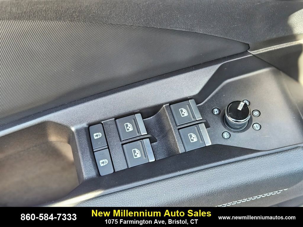 Used 2025 Audi Q4 e-tron Premium w/ Convenience Package image 18