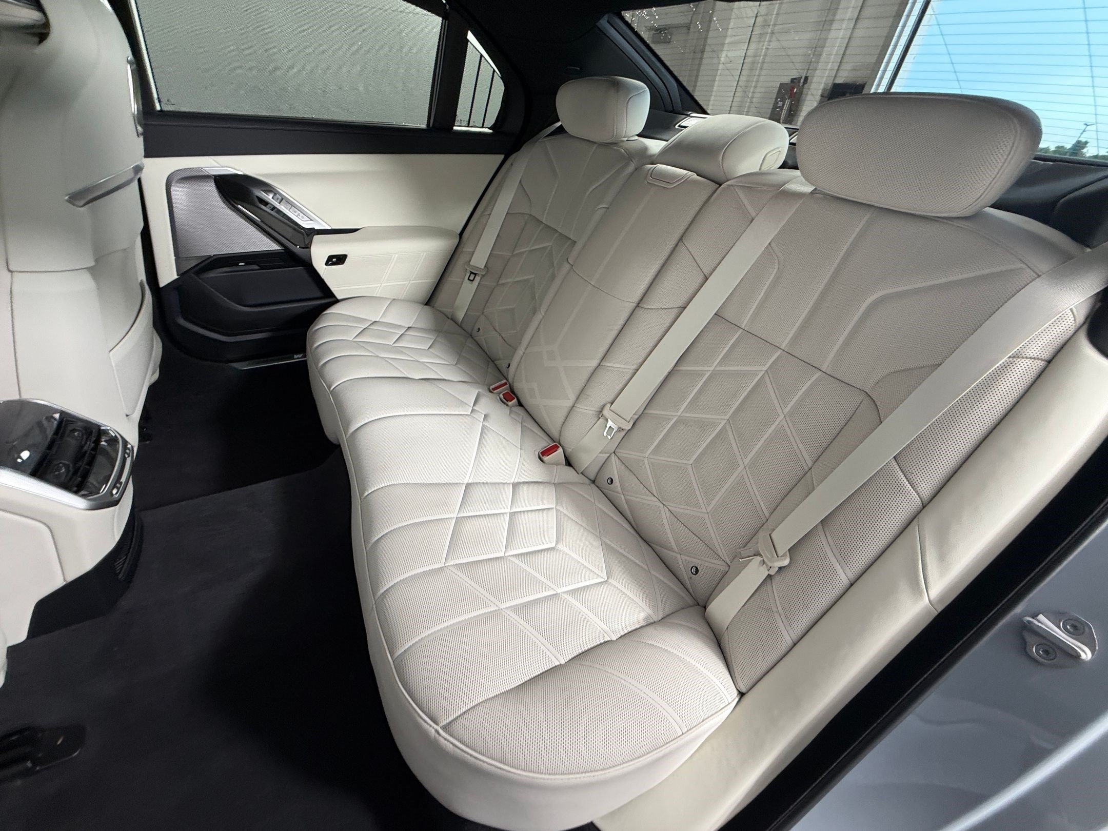 Certified 2024 BMW 740i xDrive AWD/4WD image 29