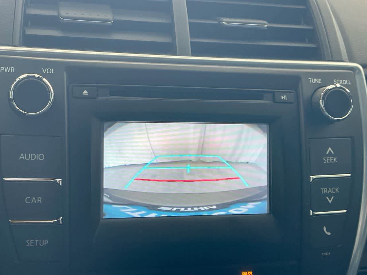 Used 2016 Toyota Camry SE FWD image 17