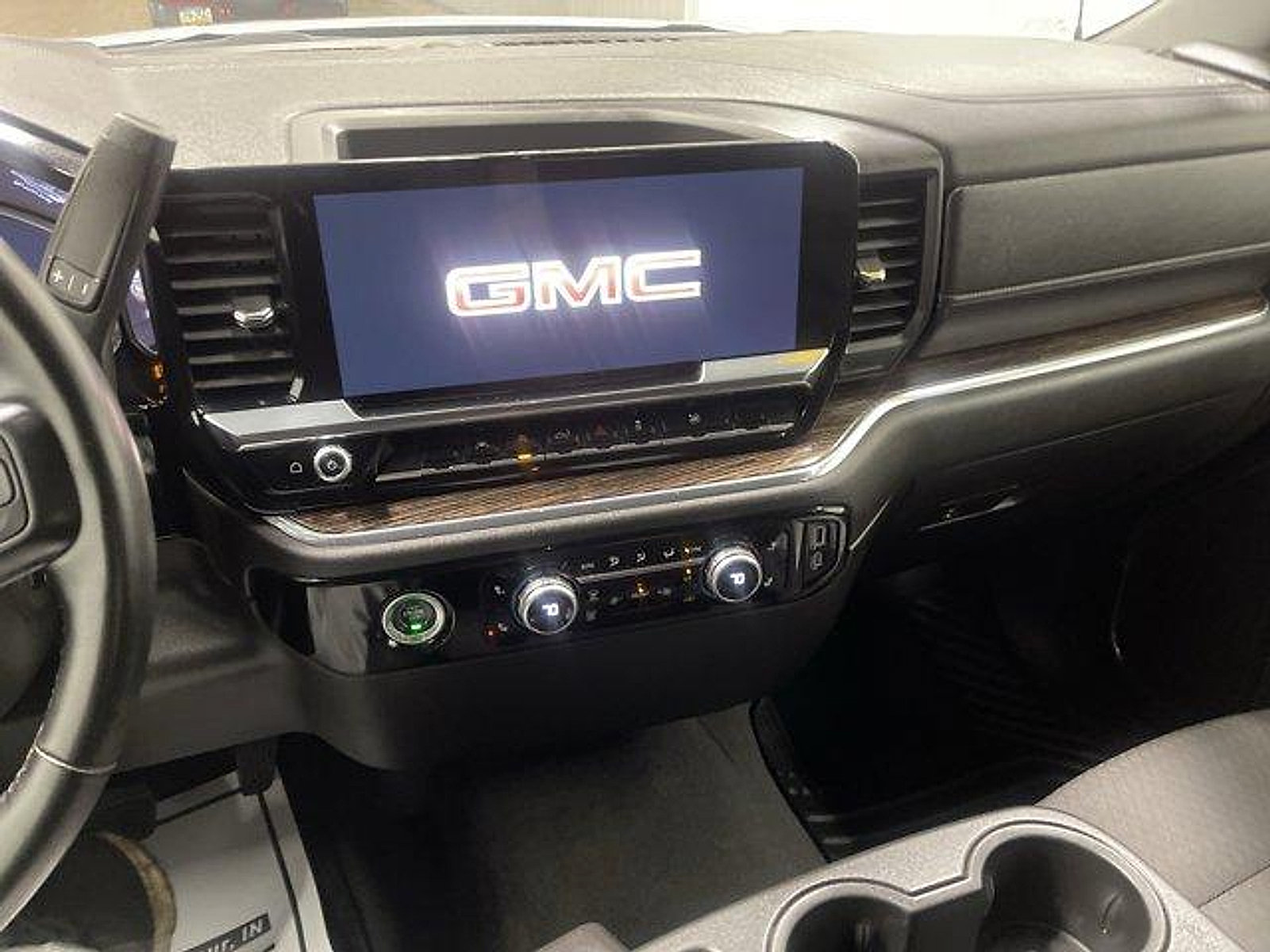 Used 2024 GMC Sierra 1500 SLE AWD/4WD image 22
