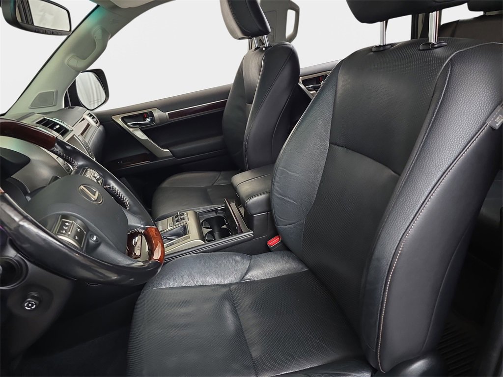 Used 2016 Lexus GX 460 image 17