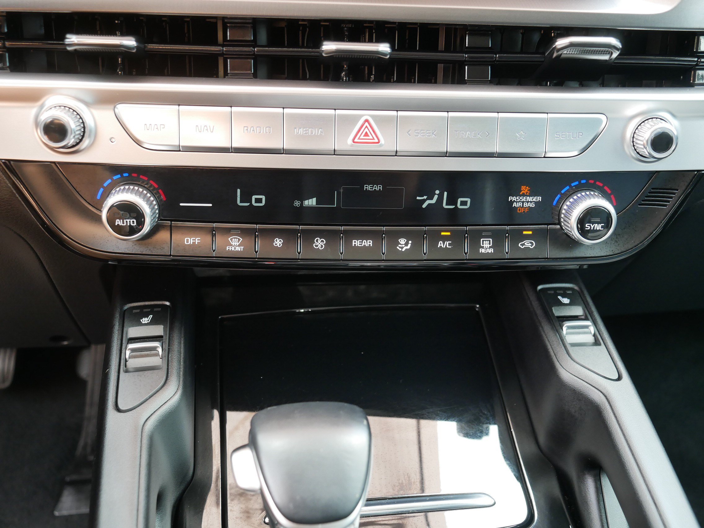 Certified 2024 Kia Telluride S w/ S Sunroof Package AWD/4WD image 23