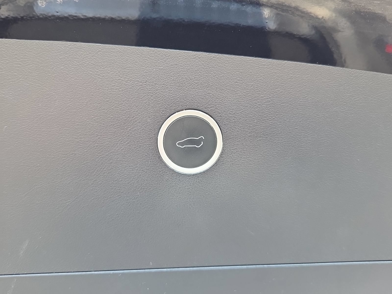 Used 2018 Tesla Model X 75D AWD/4WD image 11