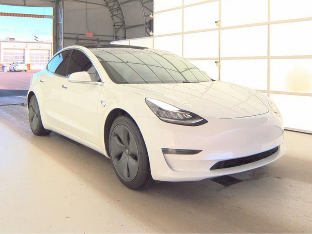 Used 2020 Tesla Model 3 Standard Range RWD image 4