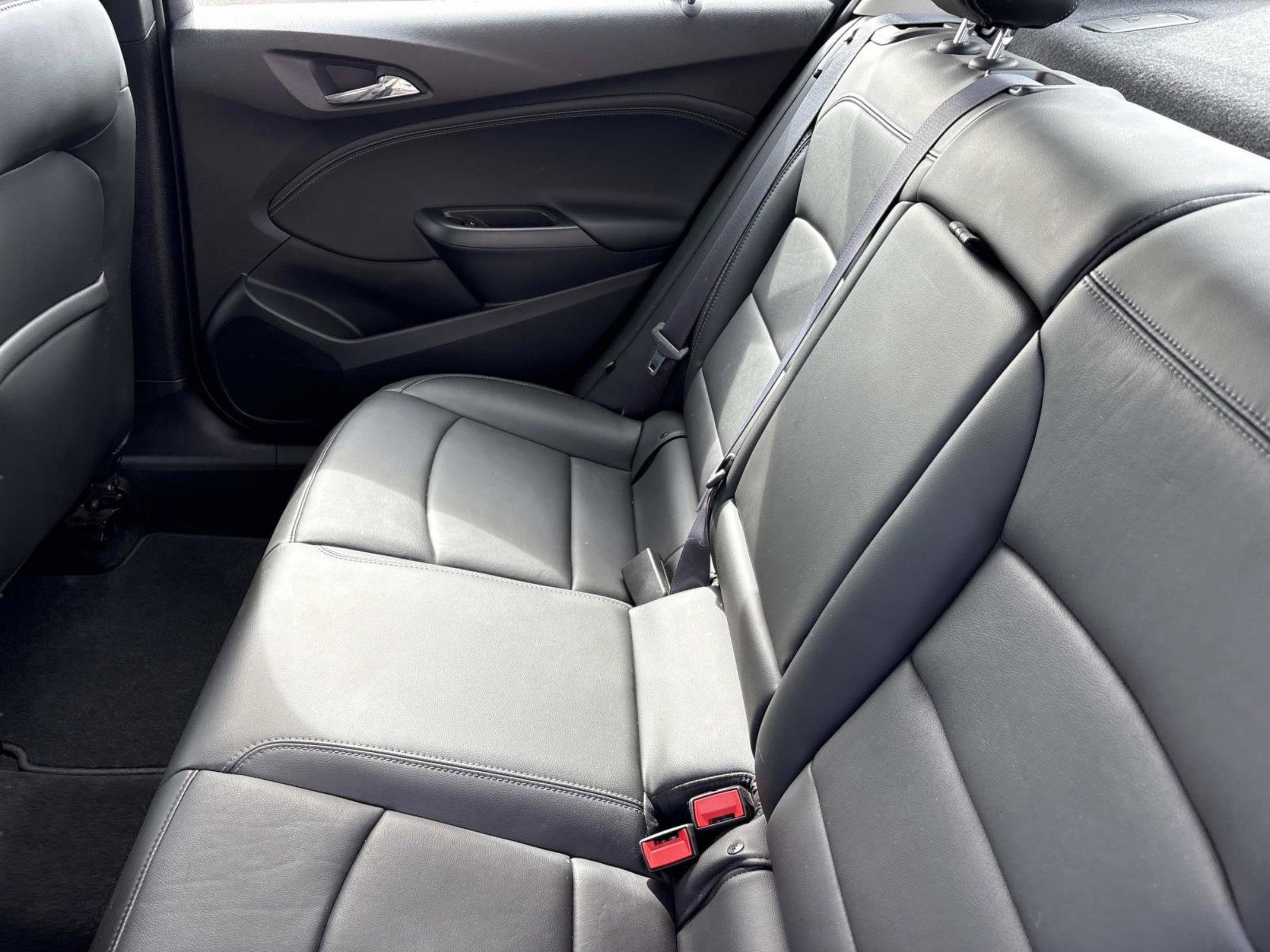 Used 2017 Chevrolet Cruze Premier image 16