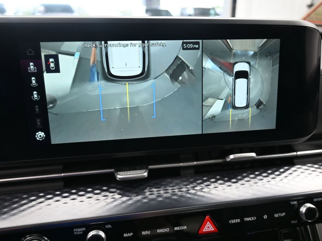 Used 2024 Kia Carnival SX Prestige image 22