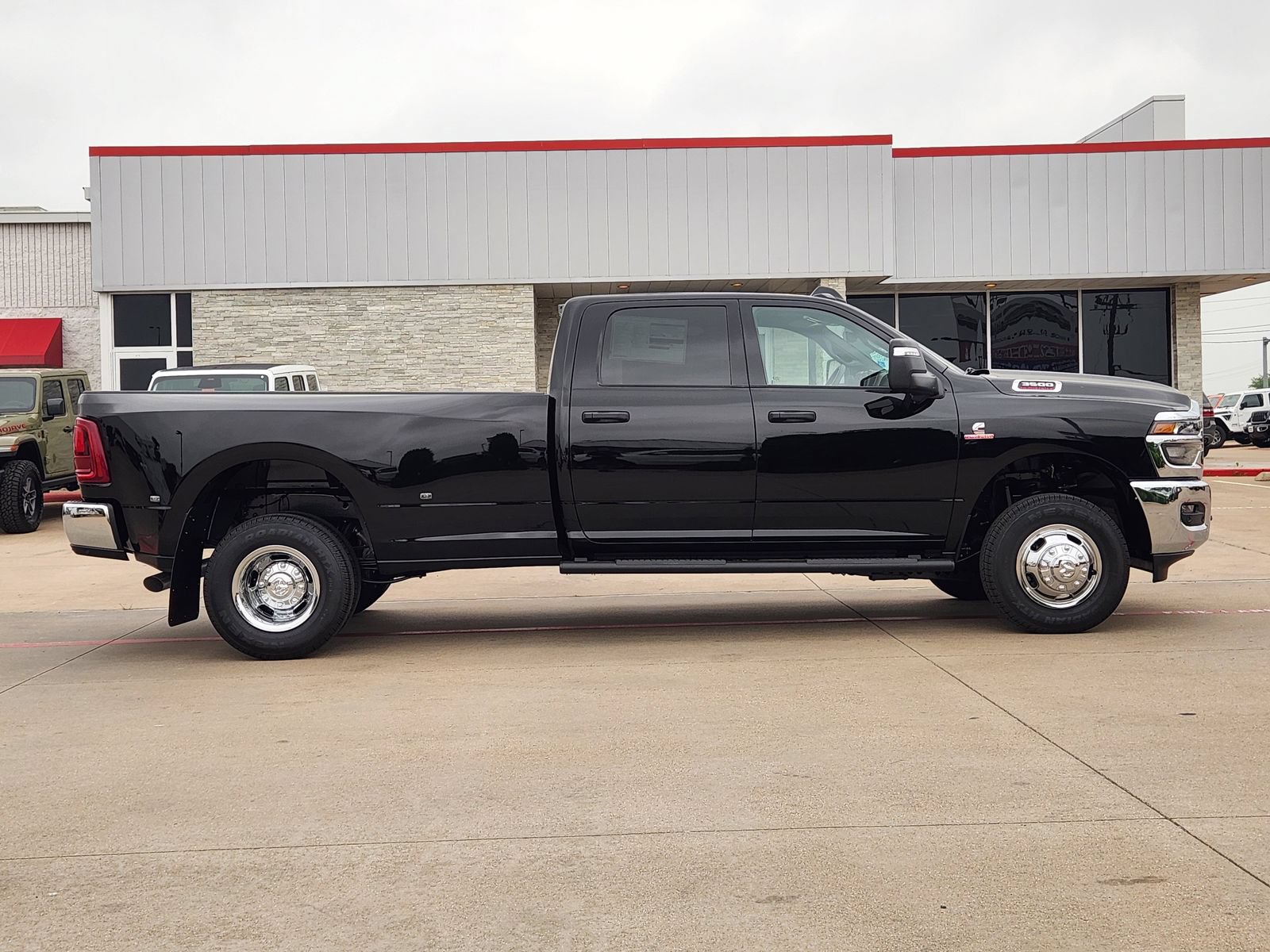 New 2026 RAM 3500 Tradesman AWD/4WD image 7