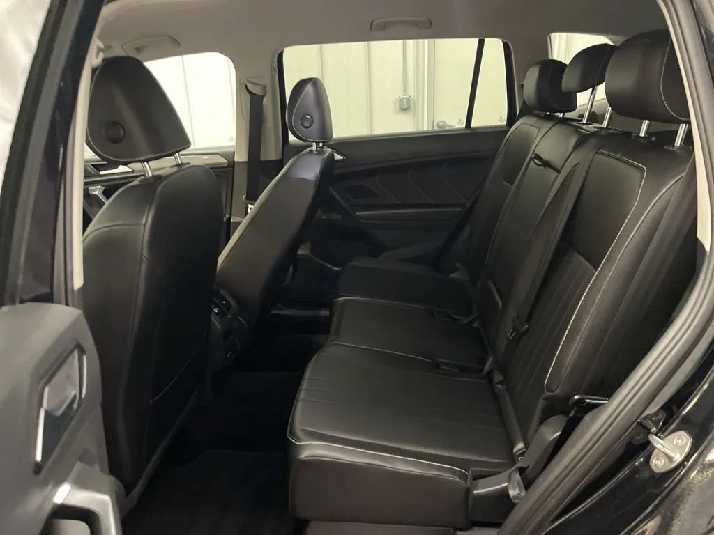 Used 2023 Volkswagen Tiguan SE AWD/4WD image 13