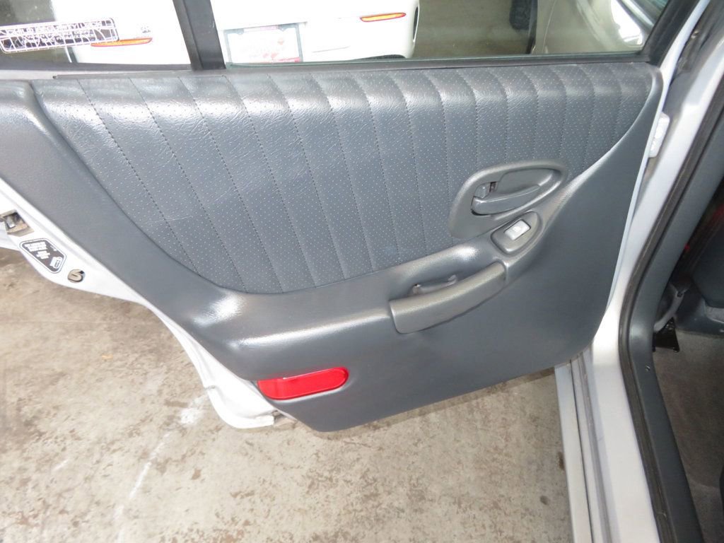 Used 2000 Pontiac Grand Prix GTP w/ Opt Pkg image 20