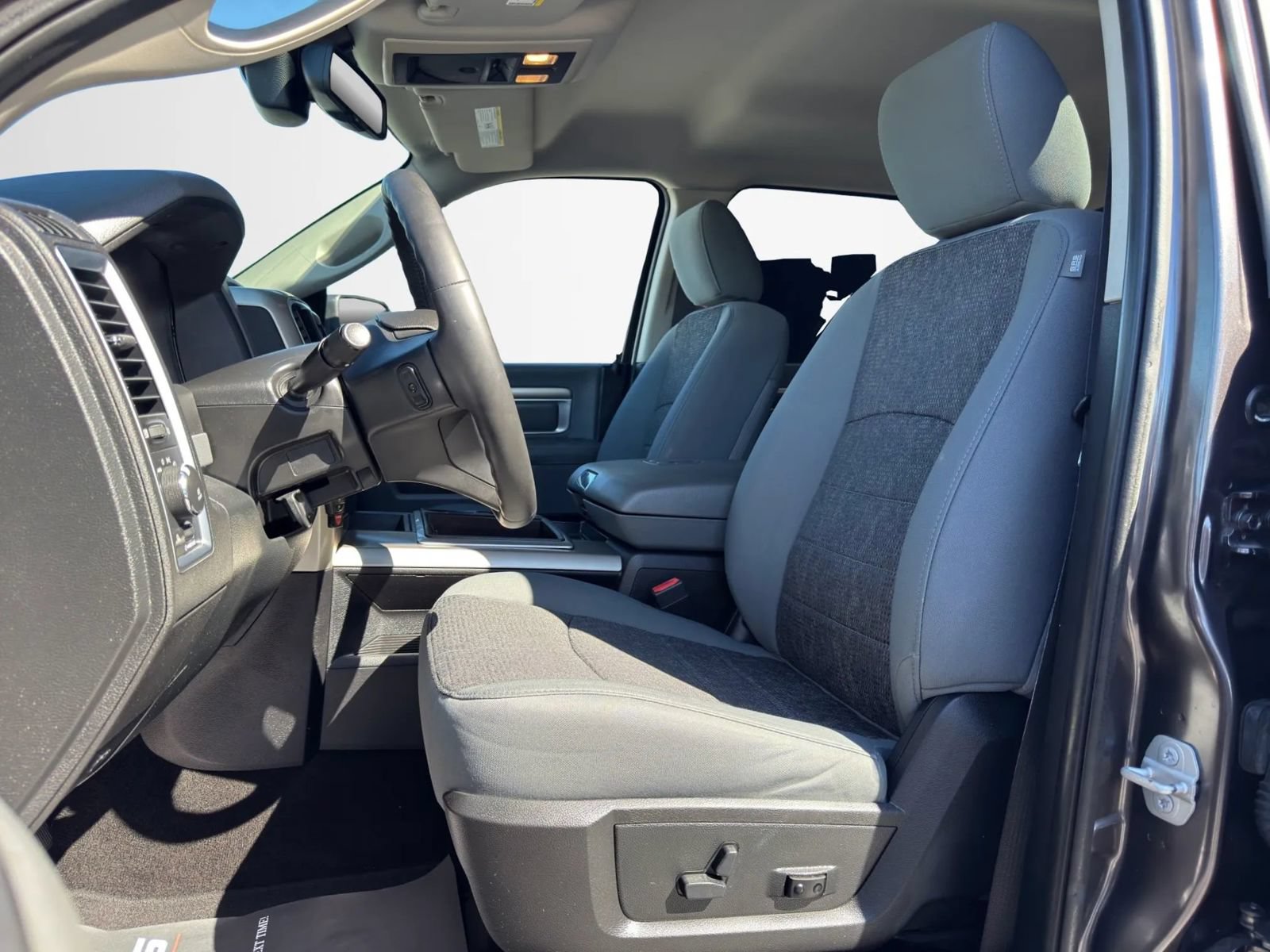 Used 2015 RAM 1500 Big Horn RWD image 11
