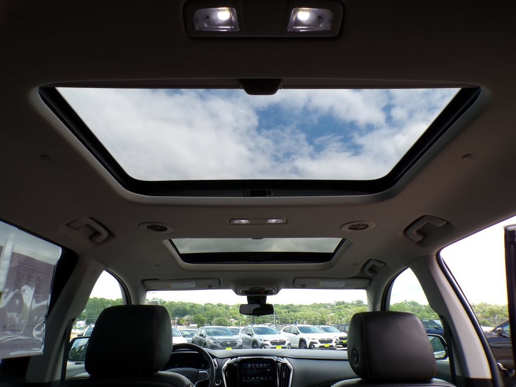 Used 2018 Chevrolet Traverse LT w/ LPO, Floor Liner Package AWD/4WD image 24