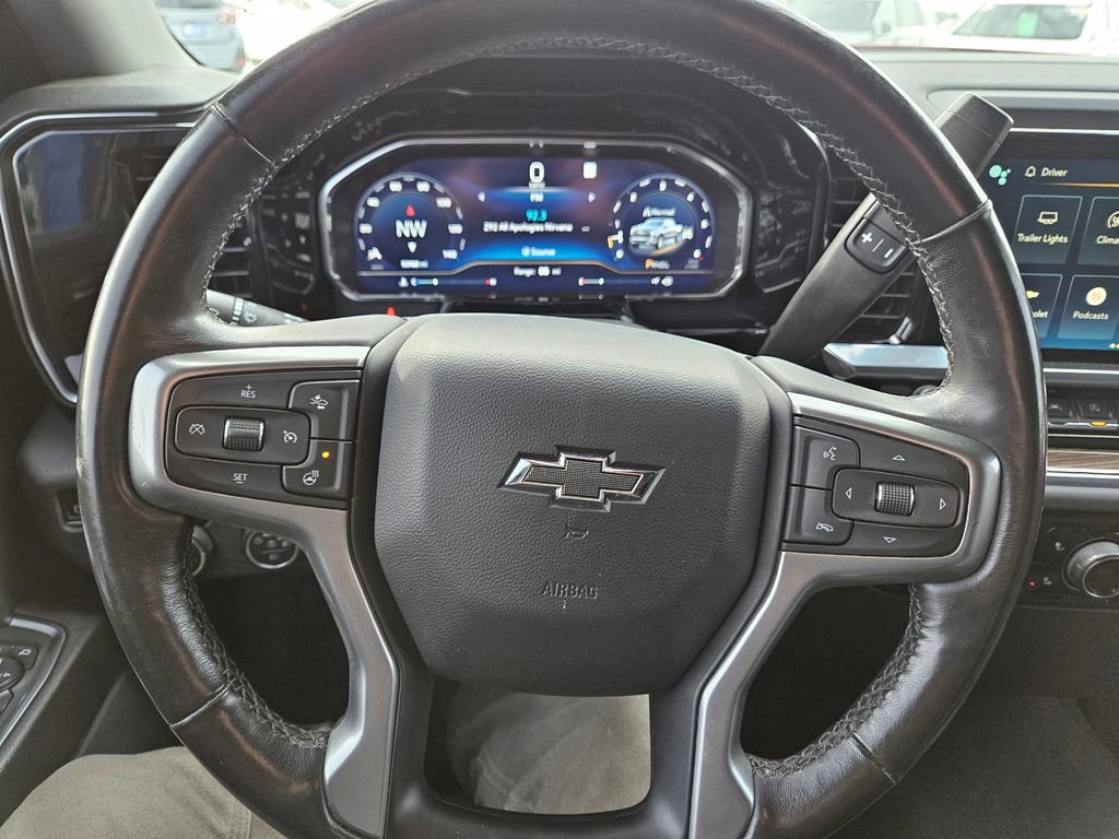 Used 2022 Chevrolet Silverado 1500 RST w/ Z71 Off-Road Package AWD/4WD image 13