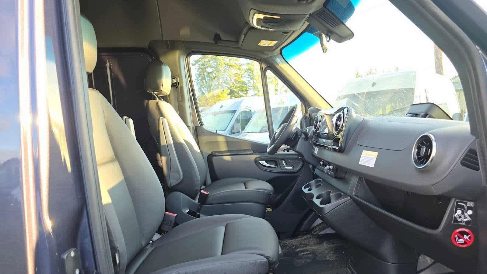 Used 2026 Mercedes-Benz Sprinter 2500 image 11