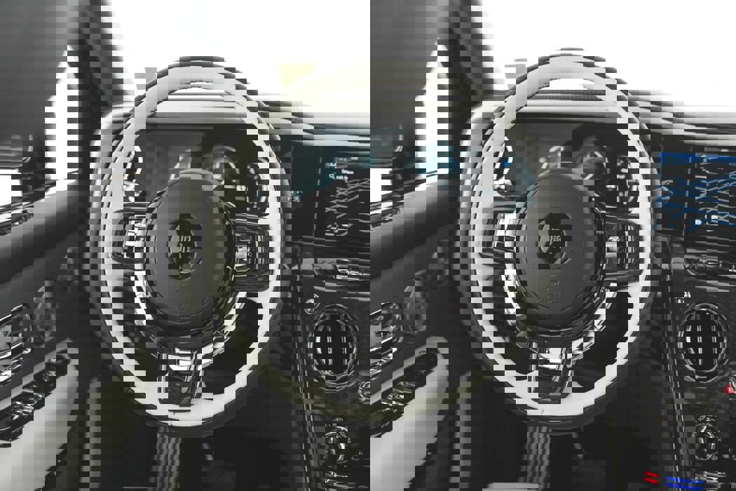 New 2025 Rolls-Royce Cullinan Black Badge image 2