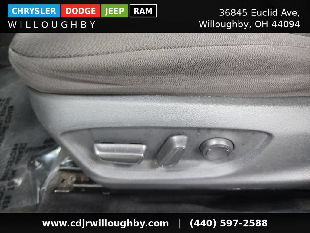 Used 2019 Toyota Camry LE FWD image 16