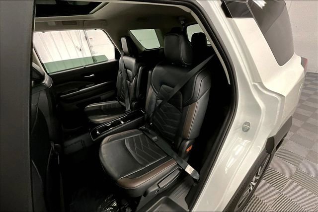 Used 2023 Nissan Pathfinder Platinum image 25
