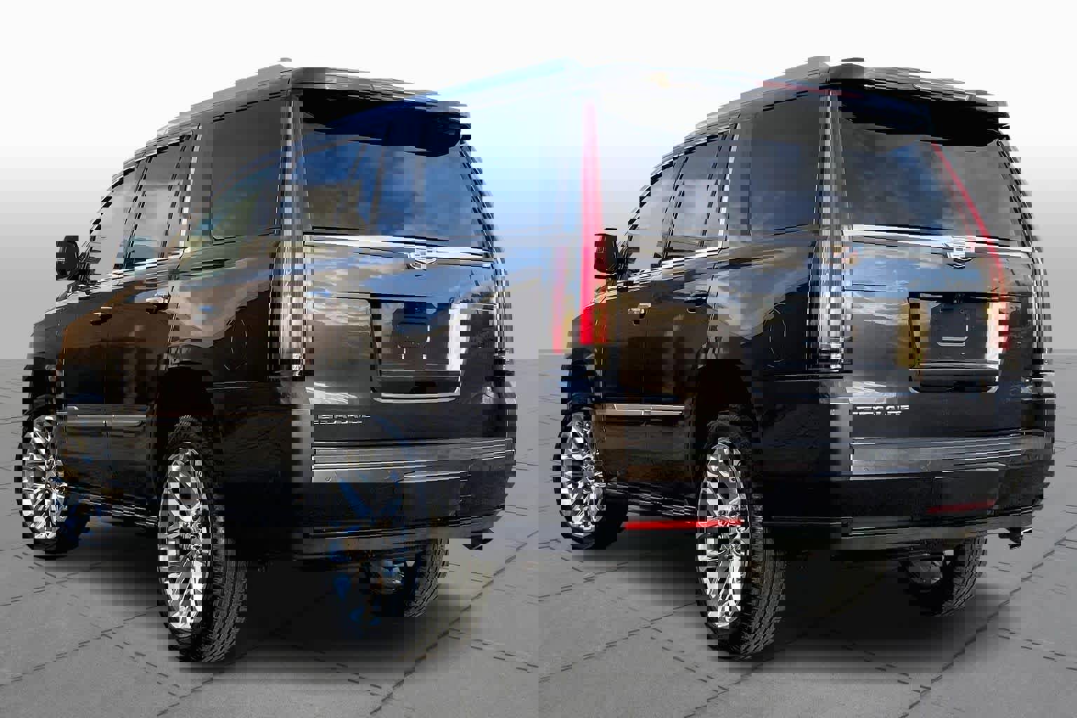 Used 2017 Cadillac Escalade Premium Luxury image 11