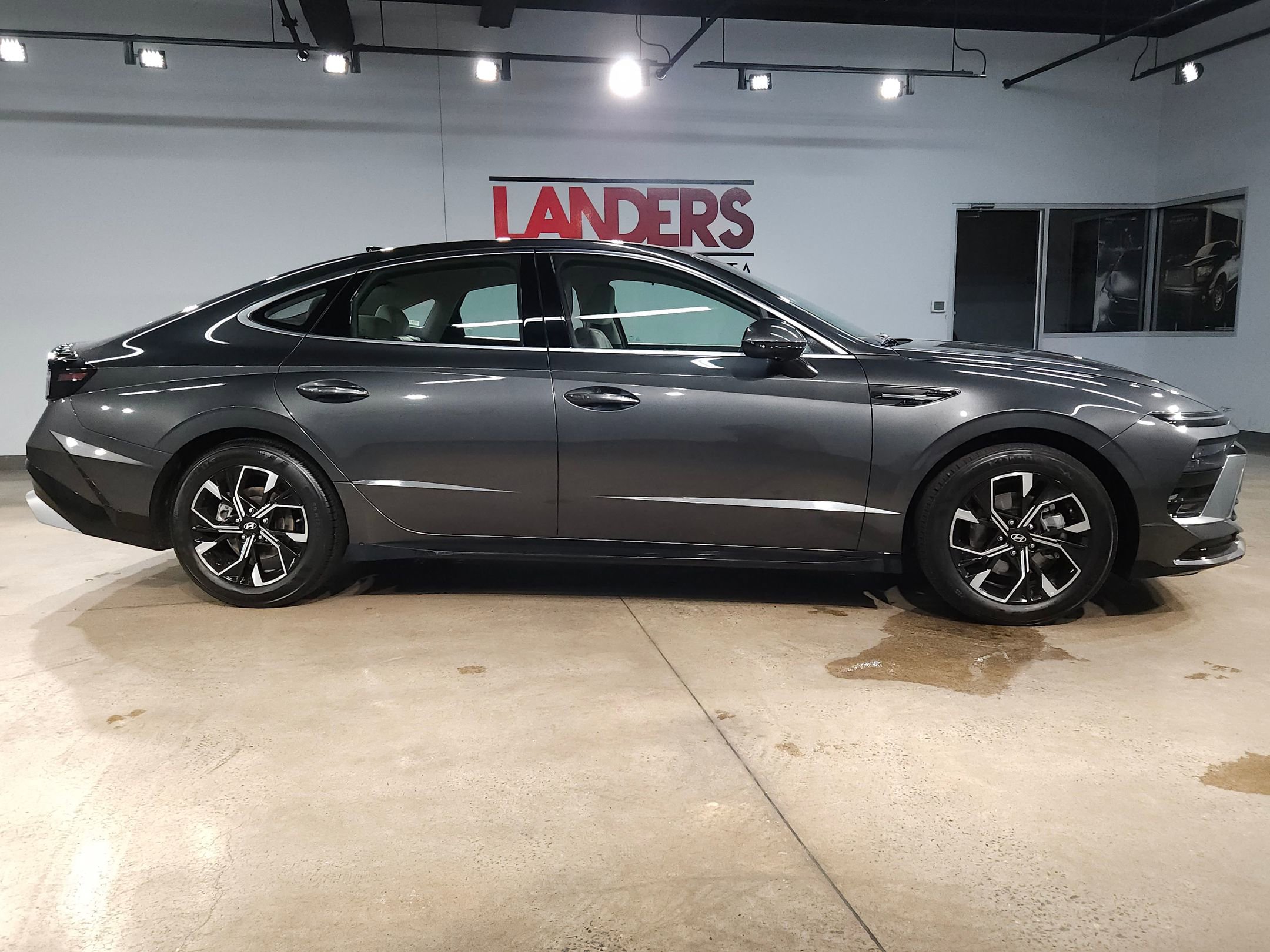 Used 2025 Hyundai Sonata SEL FWD image 8