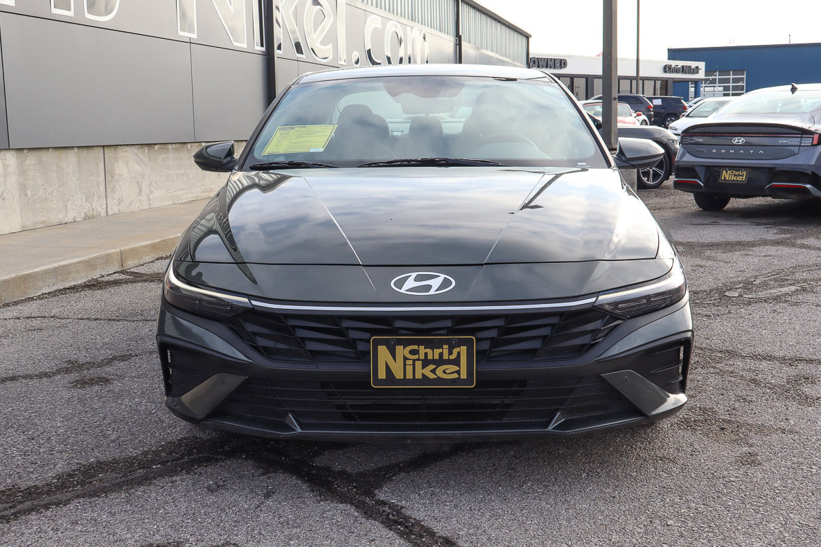 Used 2024 Hyundai Elantra SEL FWD image 2