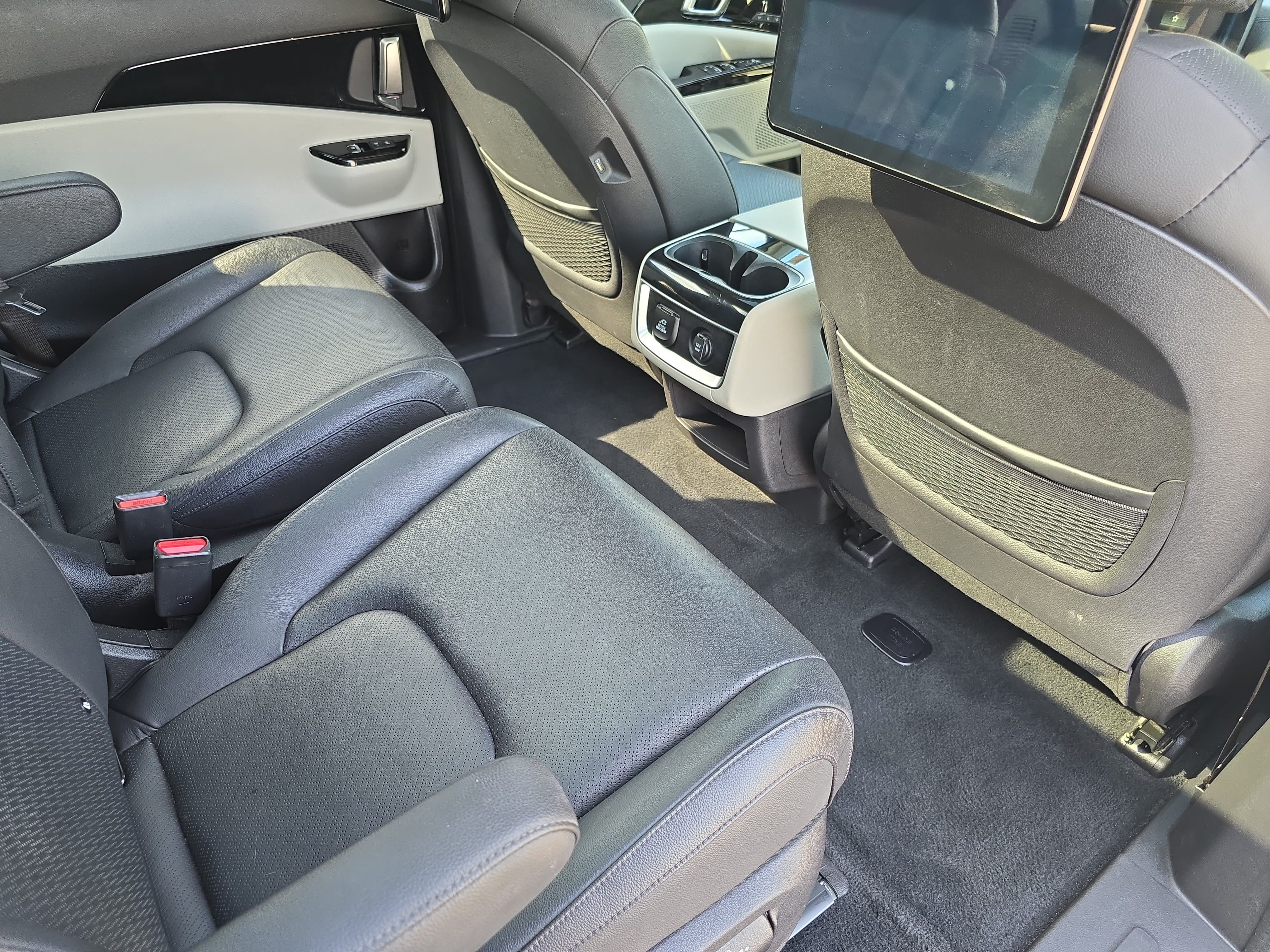 Used 2024 Kia Carnival SX Prestige FWD image 11
