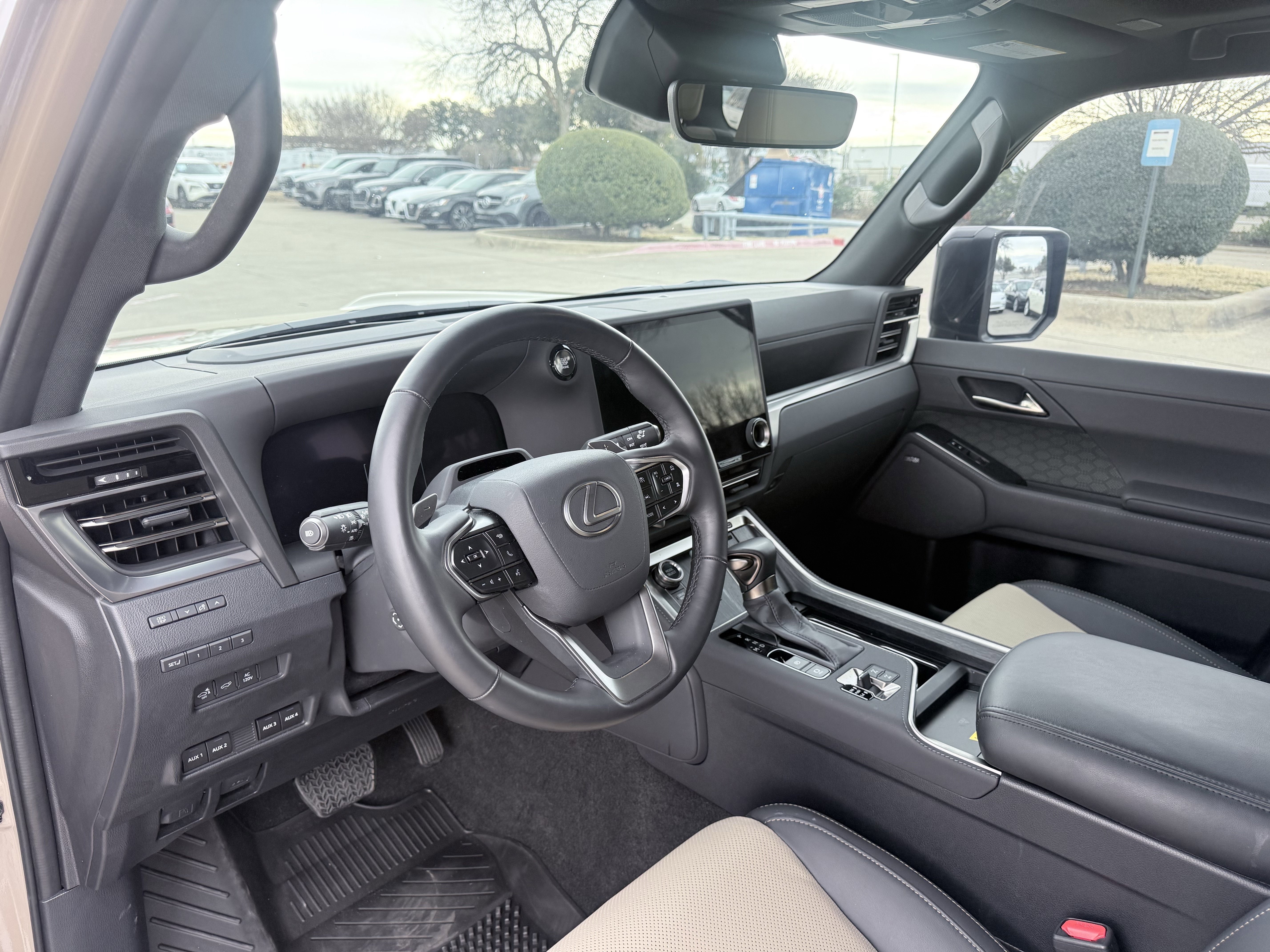 Used 2025 Lexus GX 550 image 36