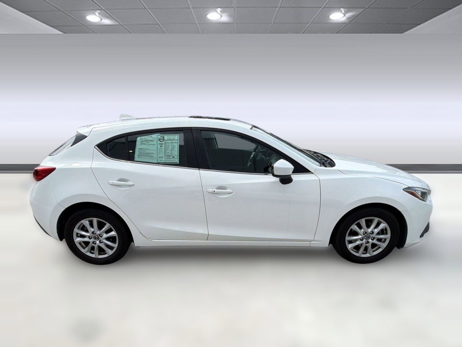 Used 2016 MAZDA MAZDA3 i Touring w/ Popular Equipment Package FWD image 8