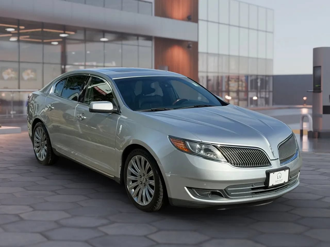 Used 2013 Lincoln MKS FWD image 8