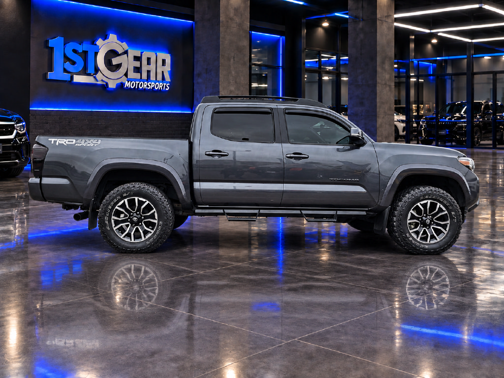 Used 2021 Toyota Tacoma TRD Sport AWD/4WD image 5