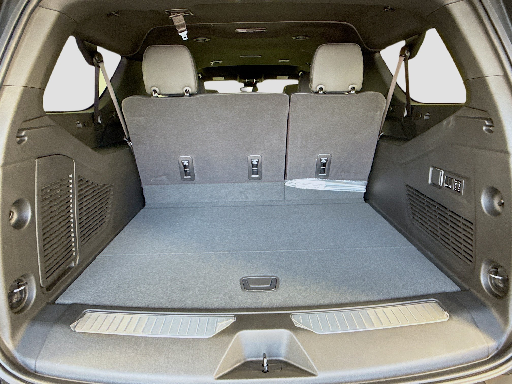 New 2026 Chevrolet Suburban Premier RWD image 28