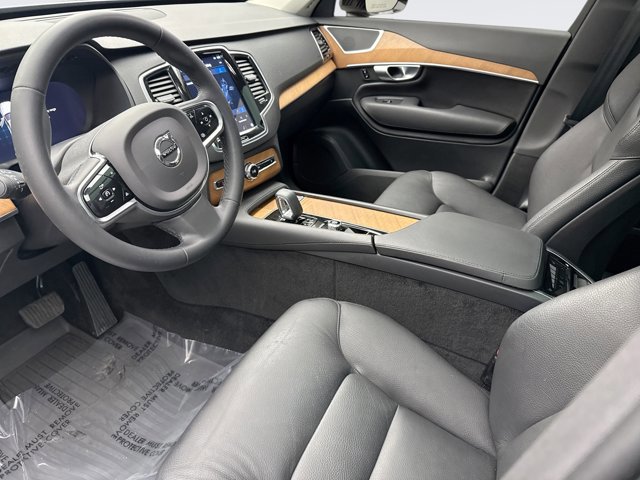 Used 2023 Volvo XC90 T8 Plus w/ Protection Package Premier image 10