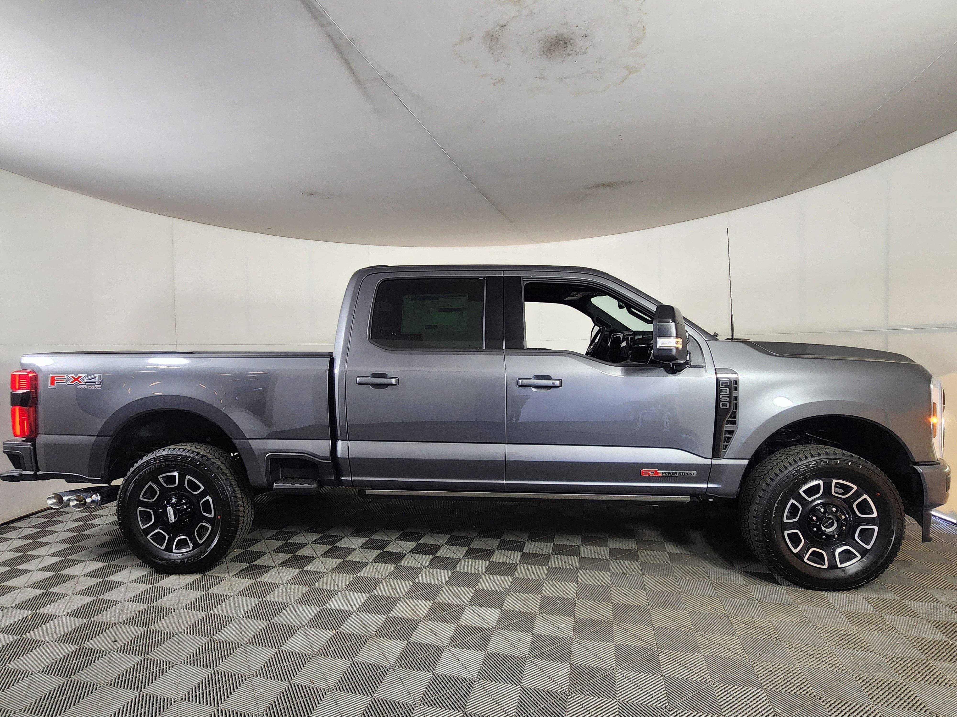 New 2026 Ford F350 Platinum image 9