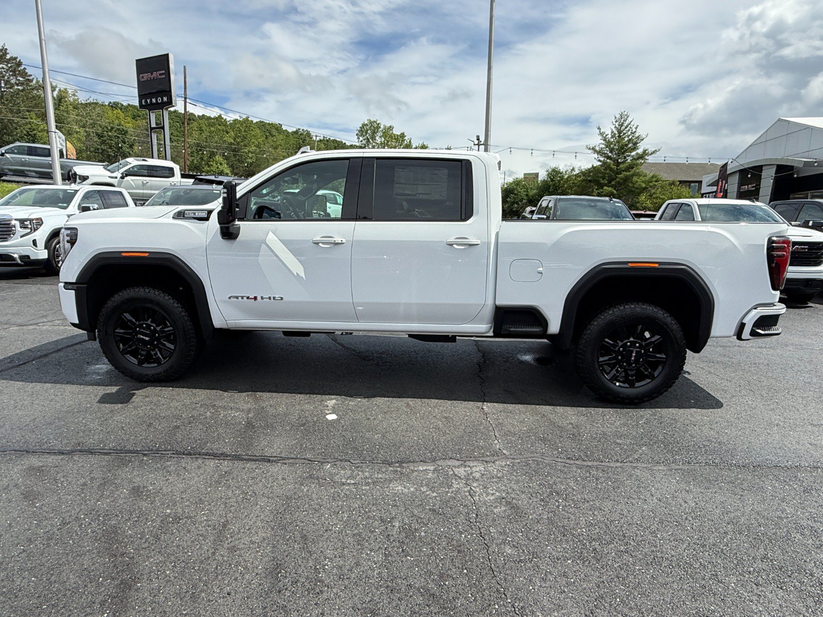 New 2026 GMC Sierra 2500 AT4 w/ AT4 Preferred Package AWD/4WD image 2