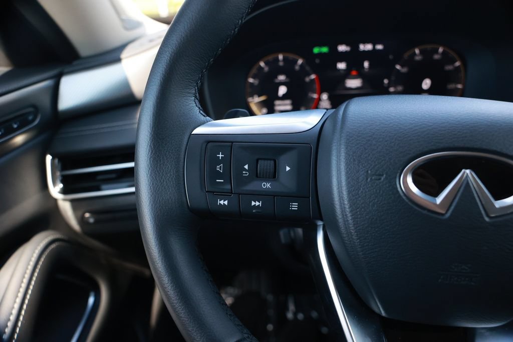 Used 2026 INFINITI QX60 Luxe w/ Cargo Package FWD image 24