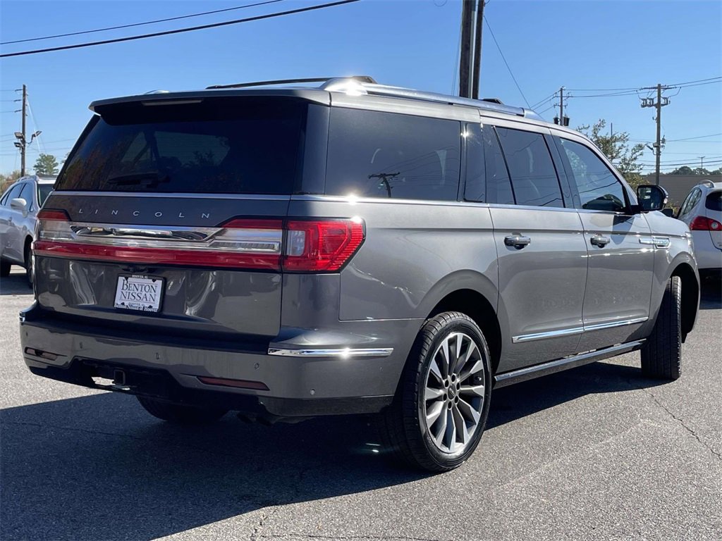 Used 2021 Lincoln Navigator L Reserve w/ Luxury Package image 3