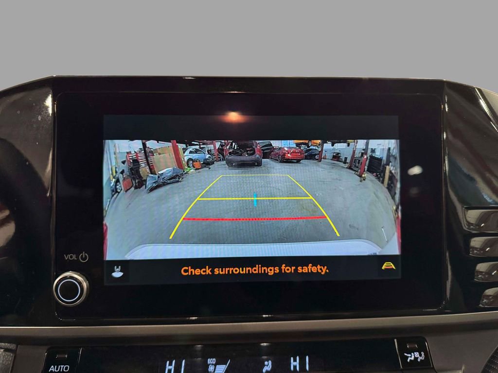 Used 2025 Toyota Camry SE image 27