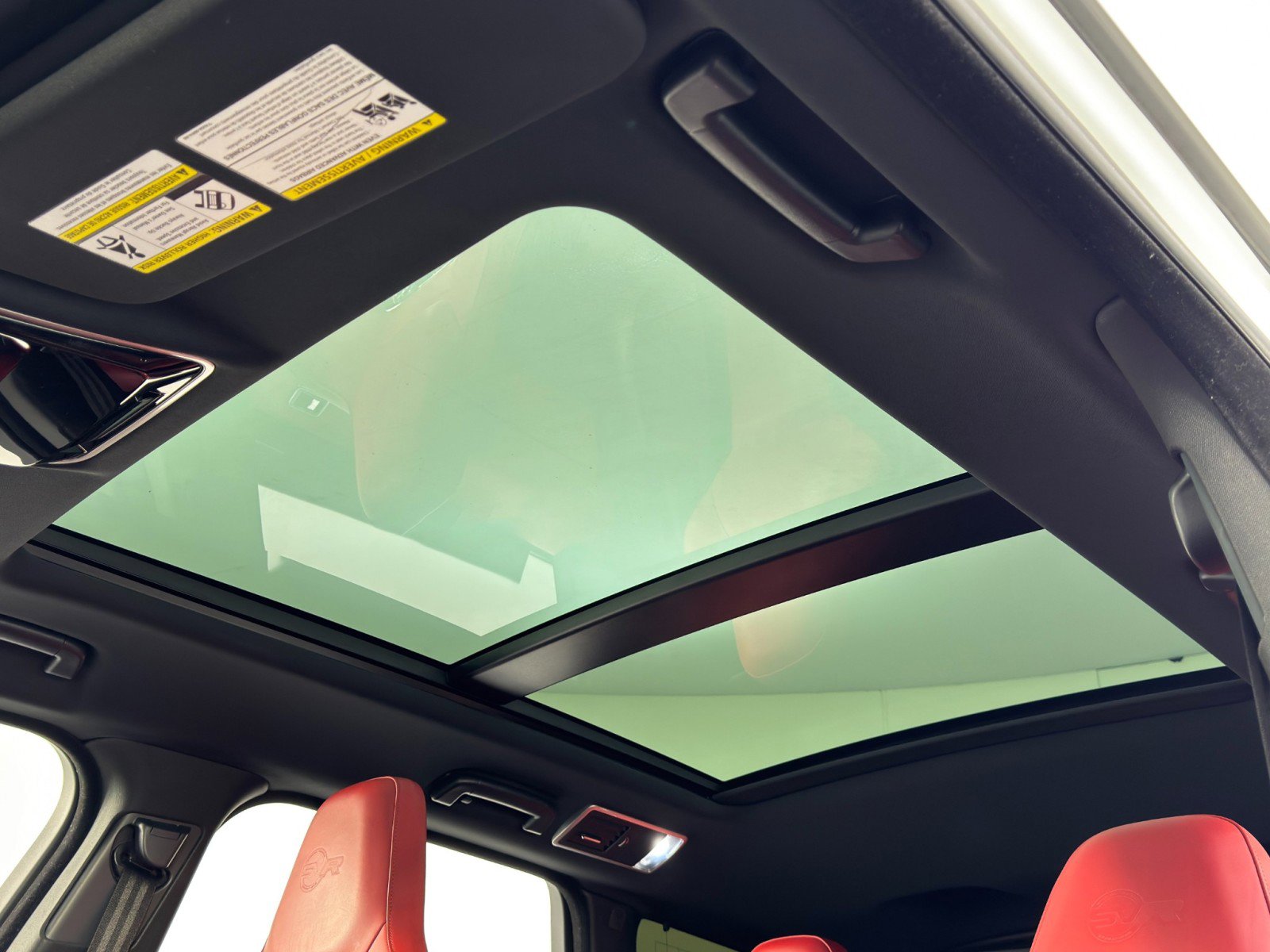 Used 2019 Land Rover Range Rover Sport SVR image 12