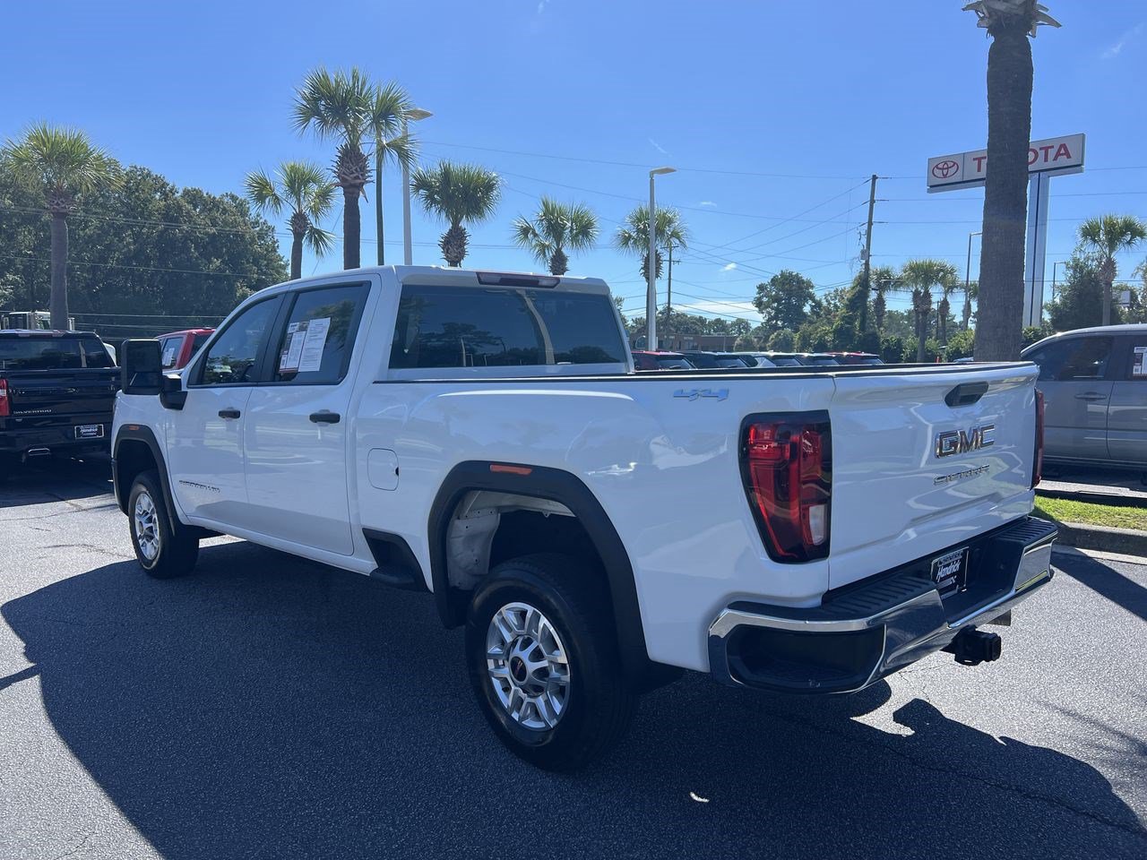Used 2025 GMC Sierra 2500 Pro AWD/4WD image 8