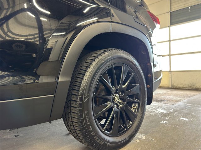 Used 2019 Toyota Highlander SE image 28